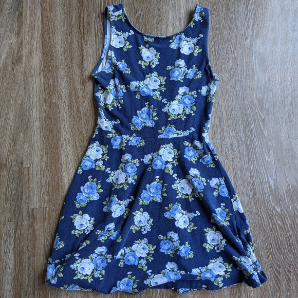 Forever 21 Dresses & Skirts - Forever 21 Floral Blue Dress with Bow Back